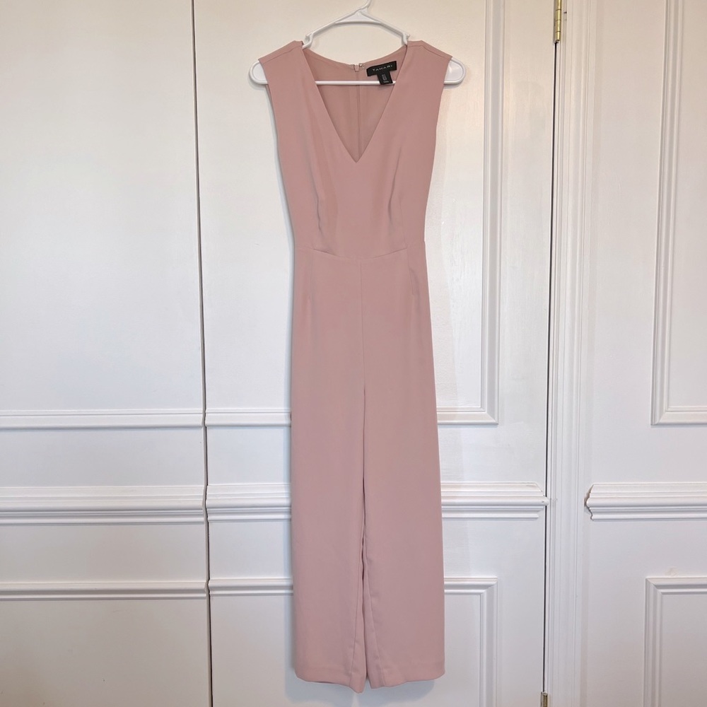 Tahari V neck blush romper